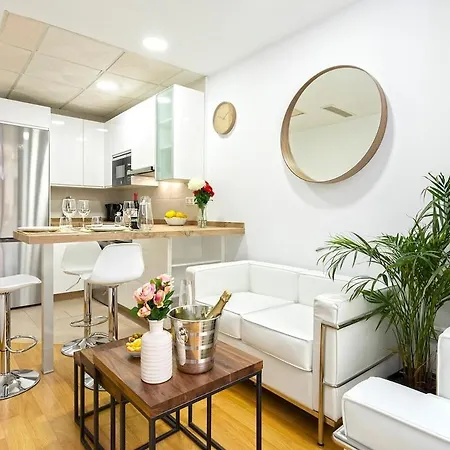 -malagasunapts- Fashion Historical Centre