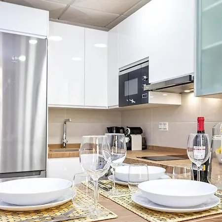 -malagasunapts- Fashion Historical Centre Apartment *